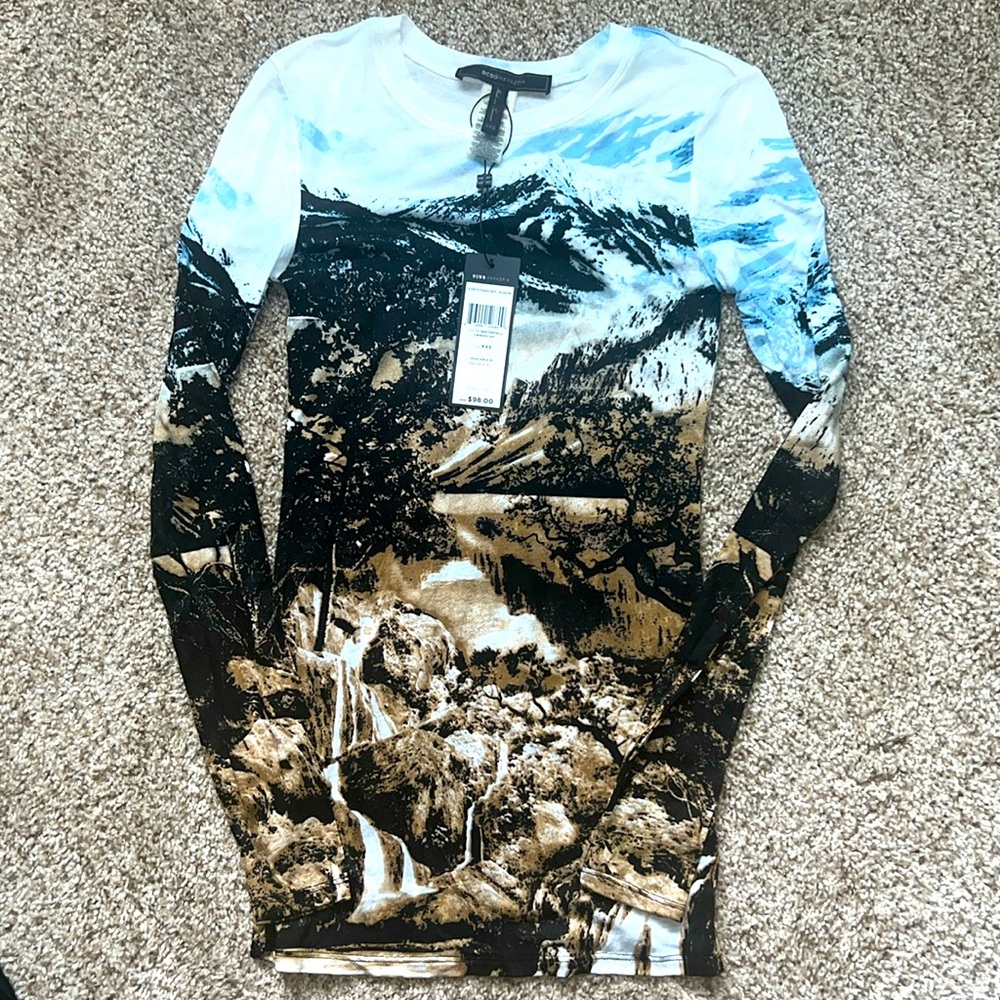 BCBGMAXAZRIA BRAND NEW LONG SLEEVE LANDSCAPE & WATERFALL TEE VINTAGE